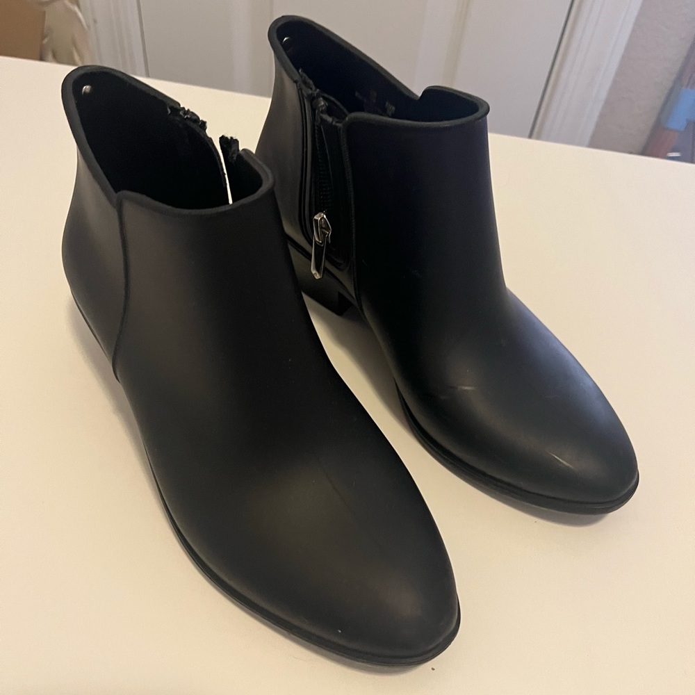 Sam Edelman Black booties - size 6